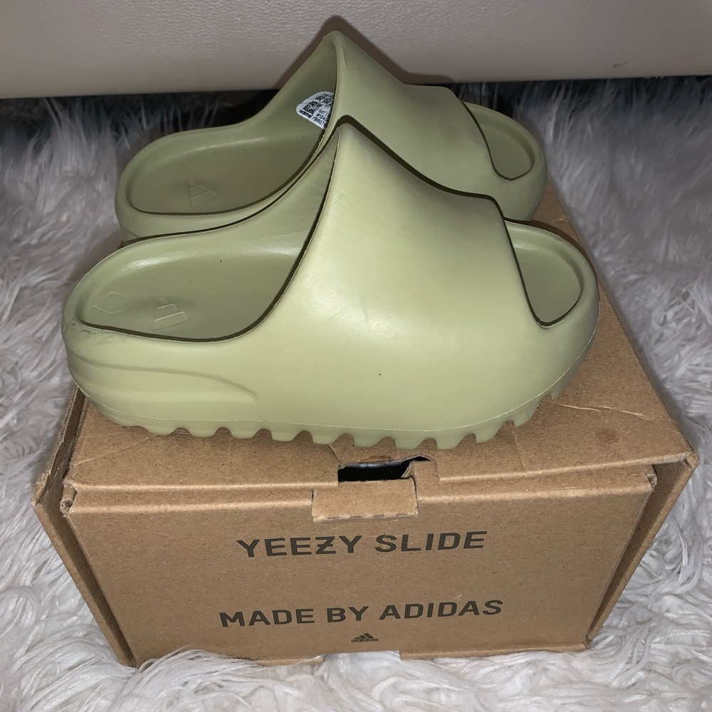 Authentic Toddler Yeezy Slides